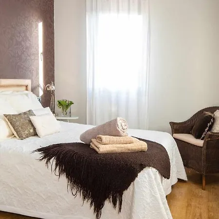 Ag Casa Bertoa Con Jardin Y Comedor Exterior X8