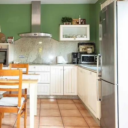 Ag Casa Bertoa Con Jardin Y Comedor Exterior X8 Queo de Abaixo